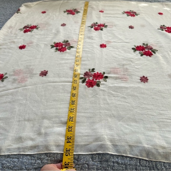 Scarf Large Rectangle Floral Embroidery White & Red Shawl or Cover Up 66” x 35” - Picture 7 of 8